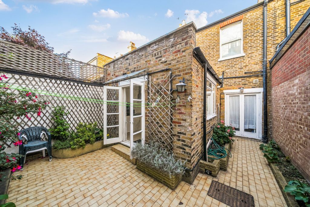 Property photo 3 of 21 Picture No. 12