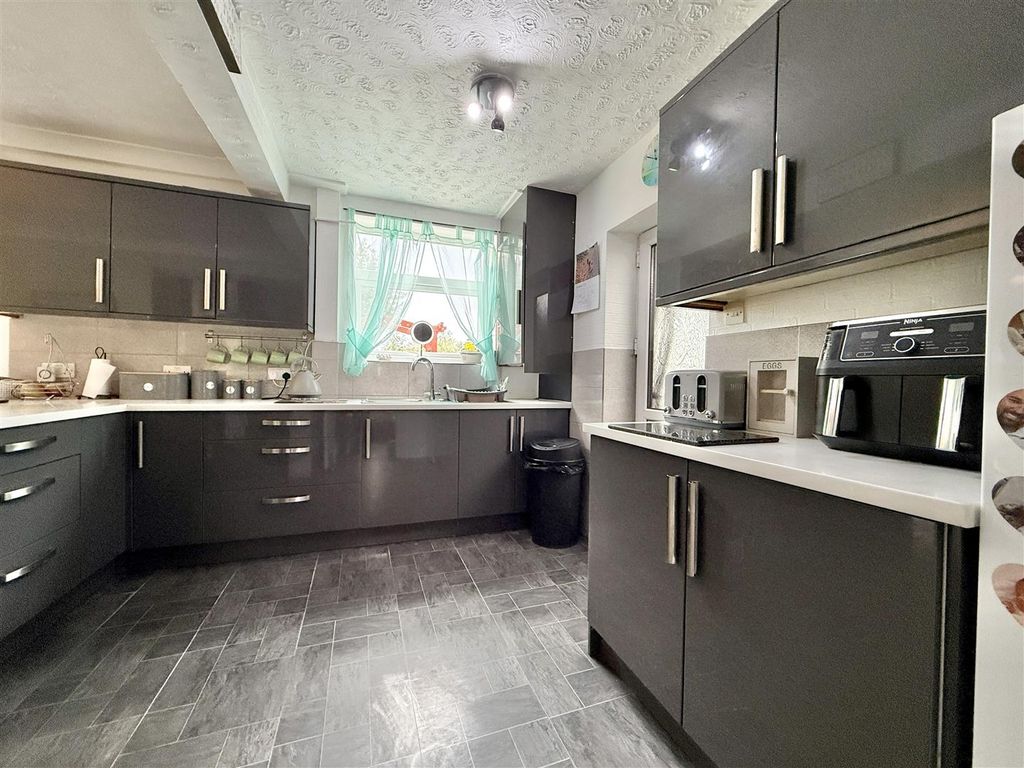 Property photo 3 of 12 Img_2209.Jpg