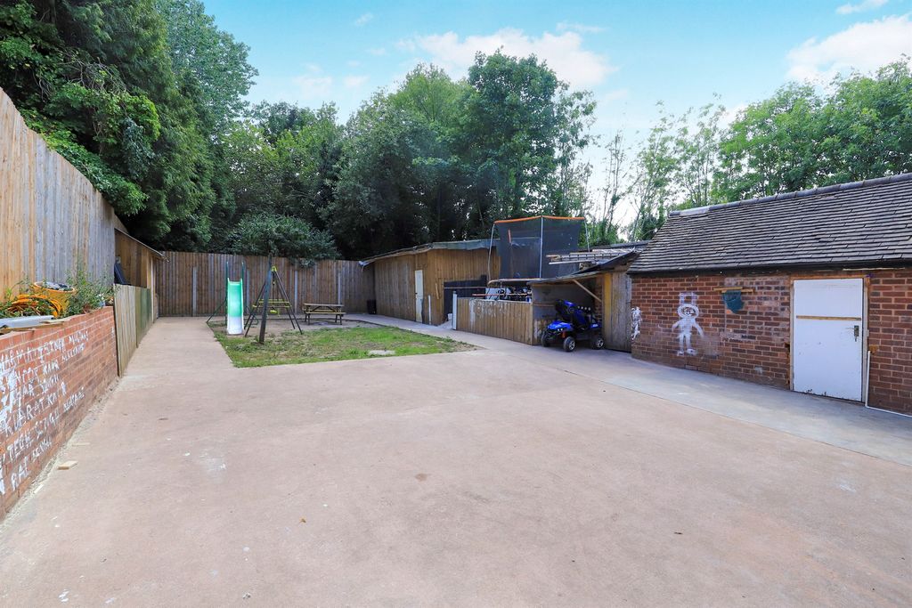 Property photo 2 of 16