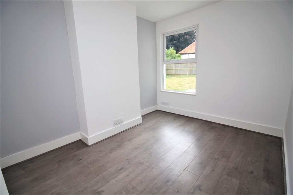 Property photo 3 of 9 Dining Room