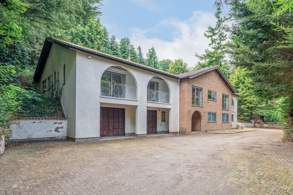 Property photo 1 of 18