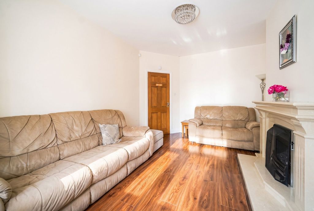 Property photo 3 of 22