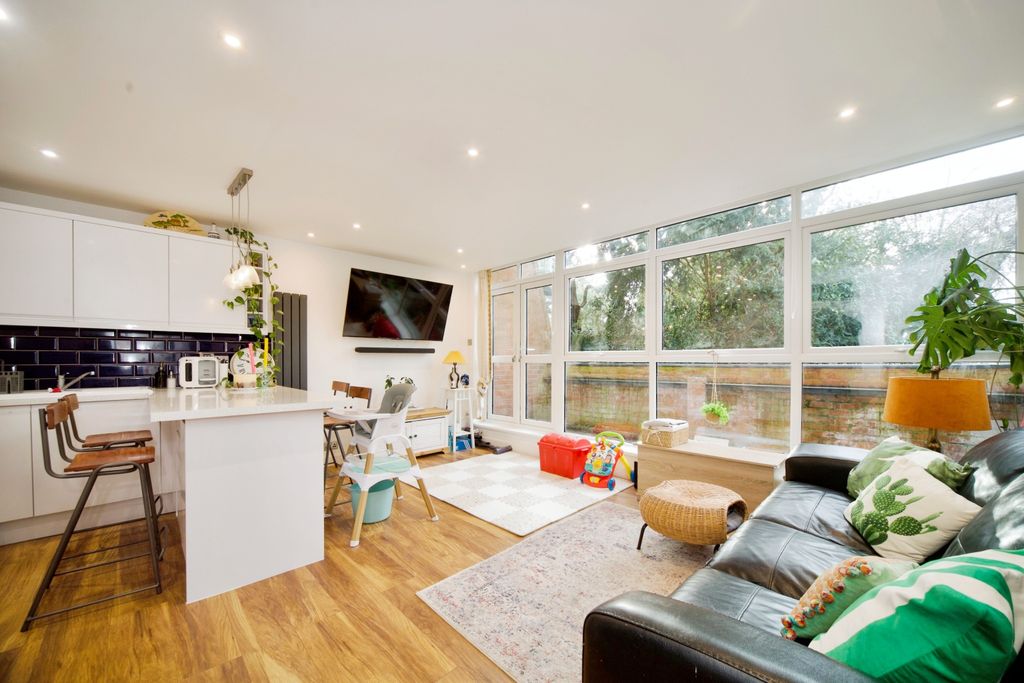 Property photo 1 of 15 Open Plan Living