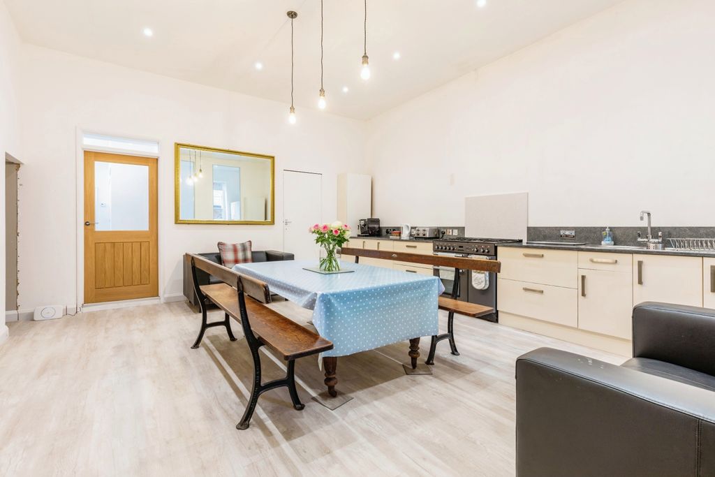 Property photo 3 of 15 Photography