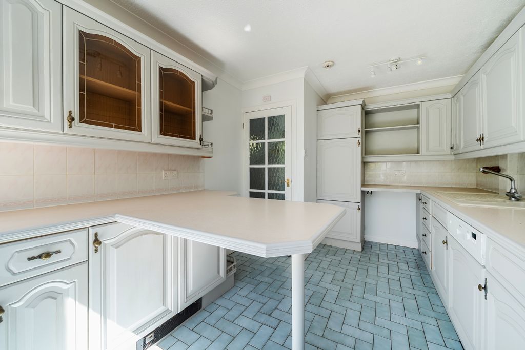 Property photo 2 of 15 Kitchen