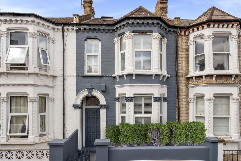 Property photo 3 of 21