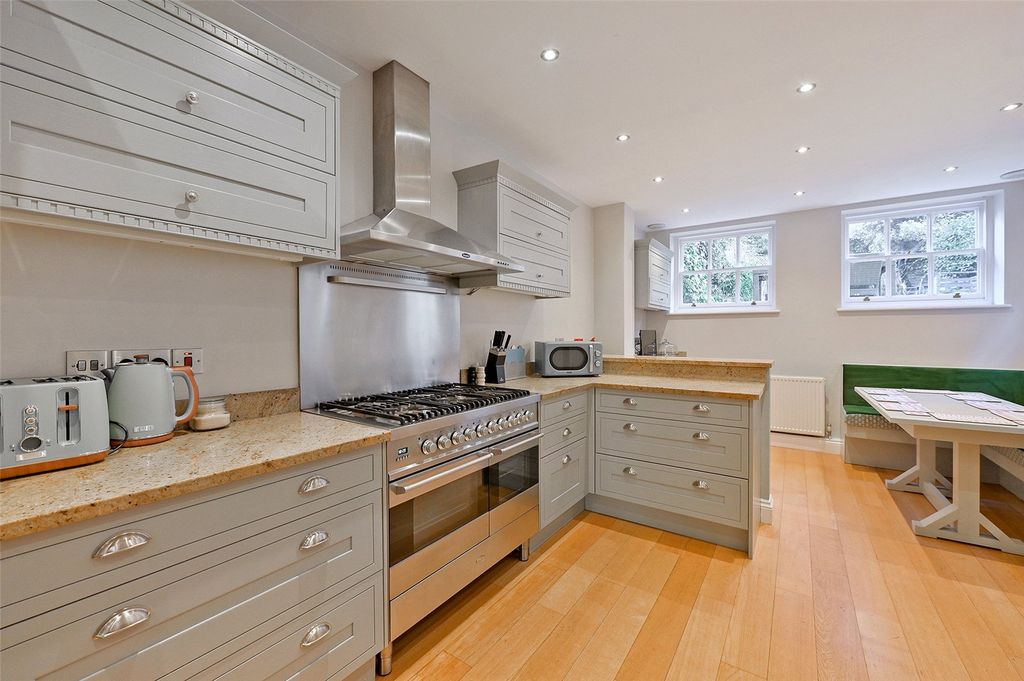 Property photo 3 of 16 Kitchen