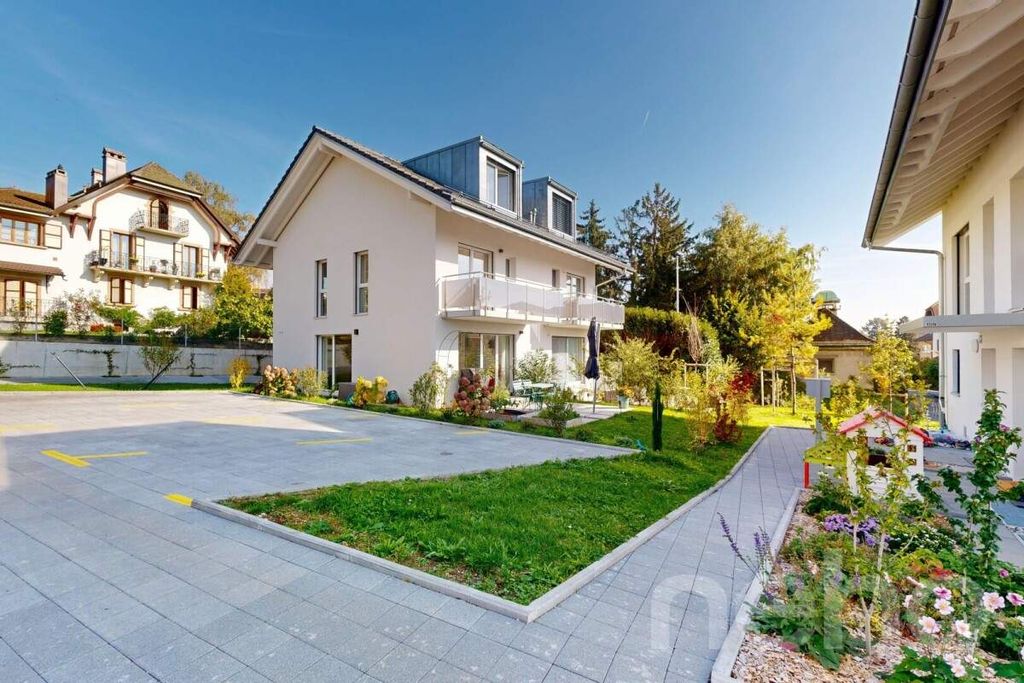 Property photo 3 of 12