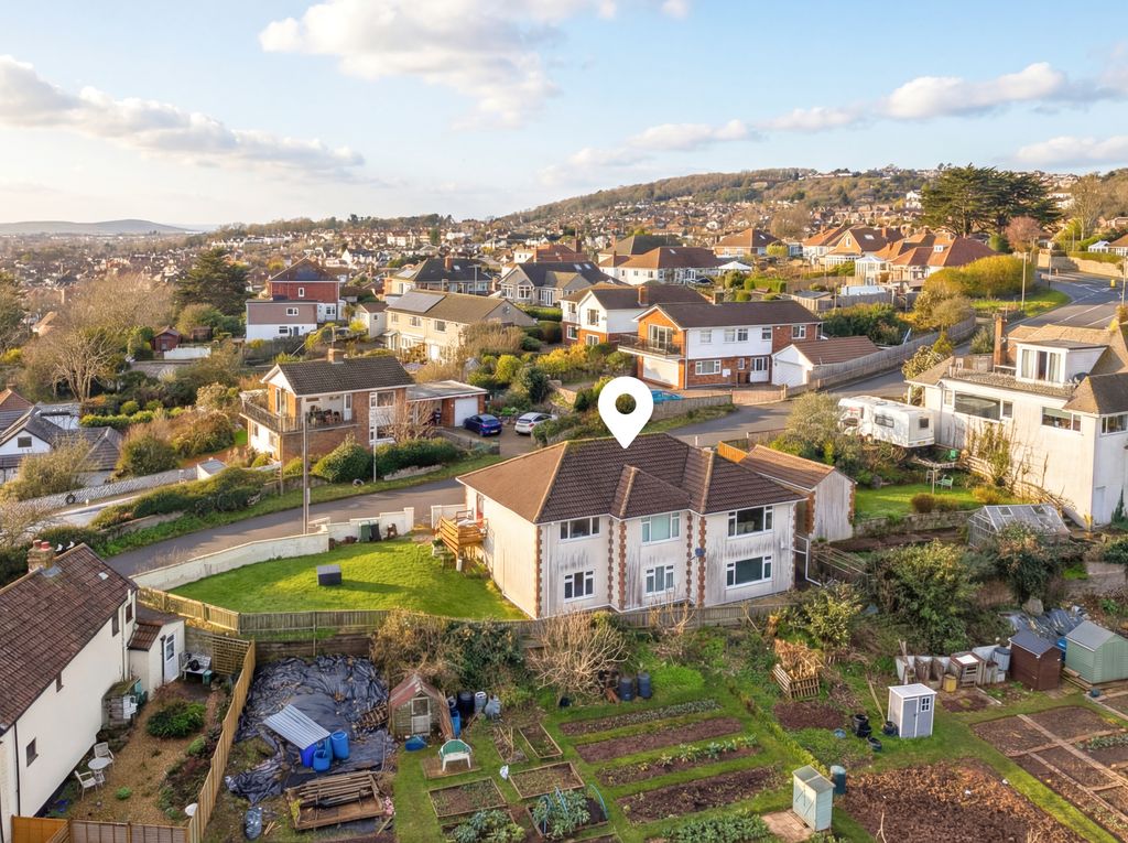 Property photo 1 of 27 4 Bed Detached House For Sale