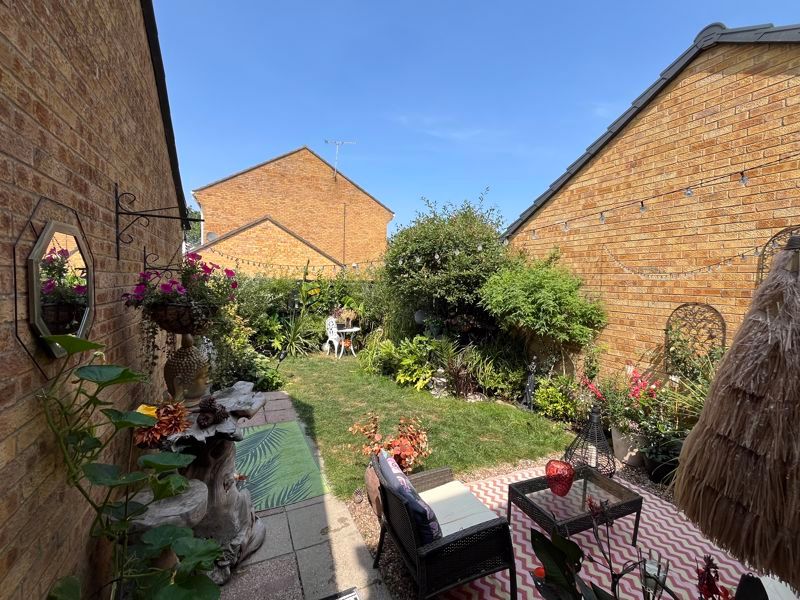 Property photo 3 of 11 Garden