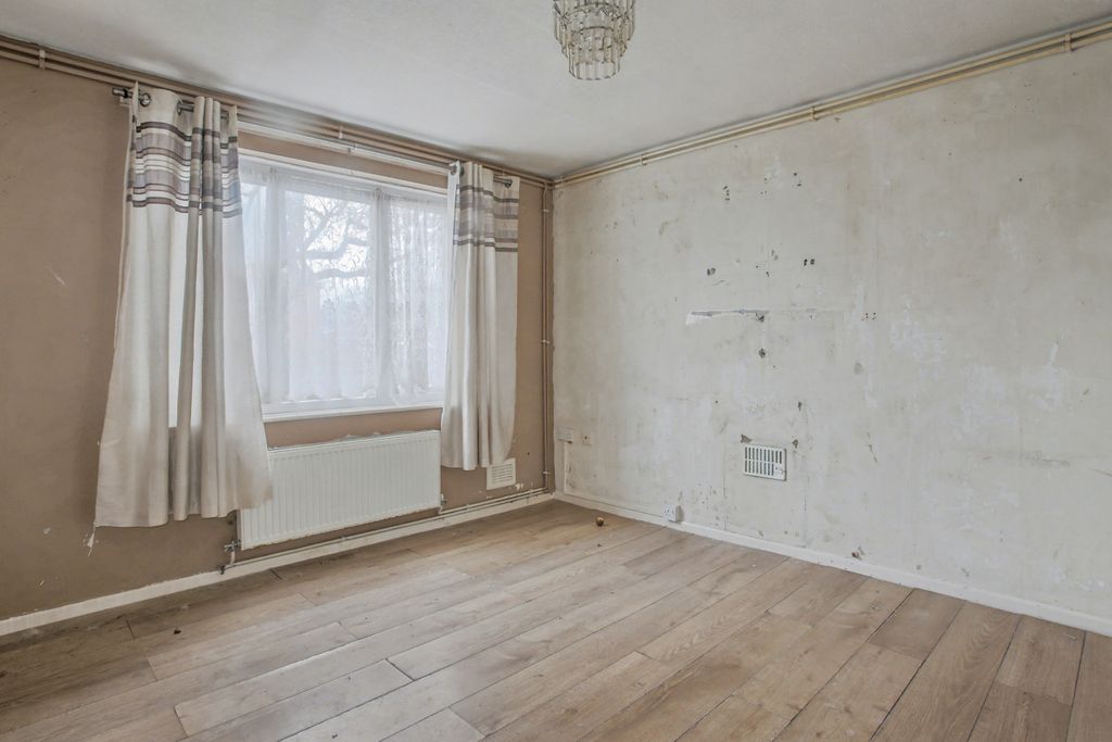 Property photo 3 of 13 7 Fell View, Chorley, Lancashire, Pr6 0Nt