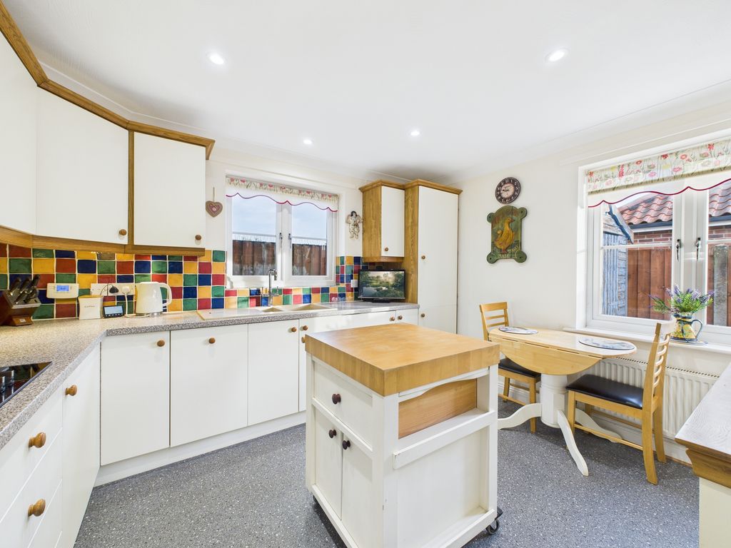 Property photo 3 of 8 Kitchen 1.Jpg