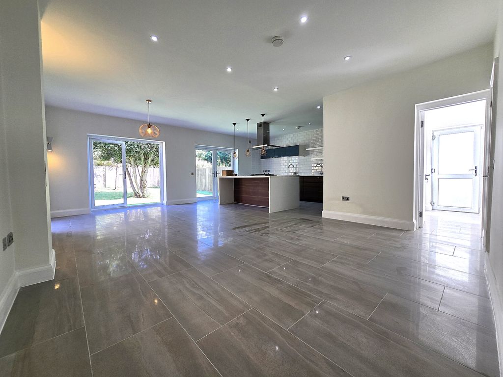 Property photo 2 of 15 Gallery