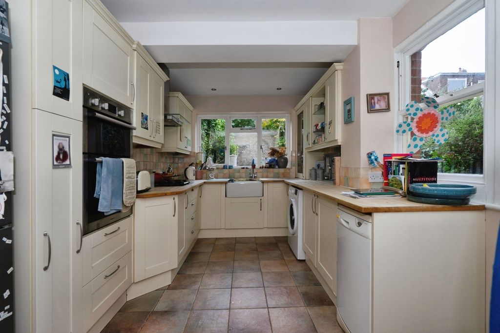 Property photo 3 of 27 Photo