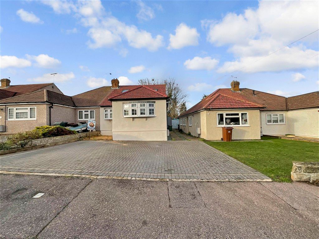 Property photo 1 of 11 Front