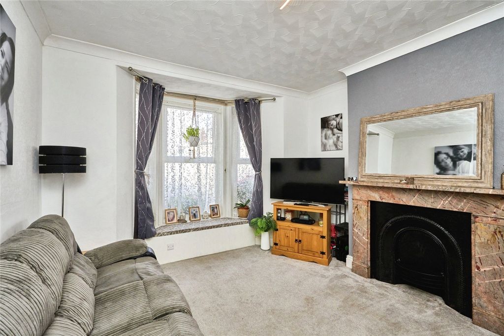 Property photo 3 of 18 Picture No. 24