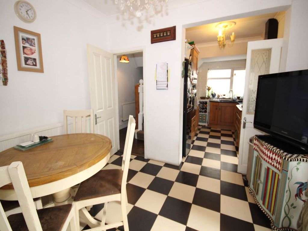 Property photo 2 of 18 Dining (2)
