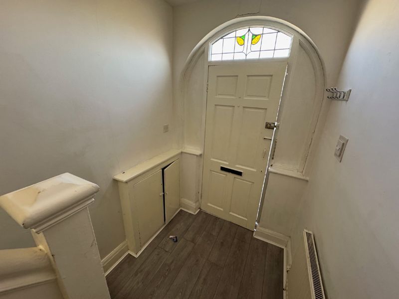 Property photo 3 of 16 Entrance Hallway