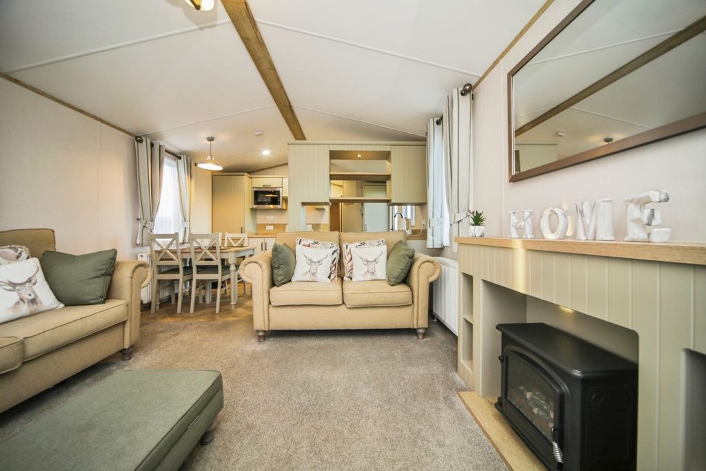 Property photo 2 of 14 Pbox-Img.Jpg