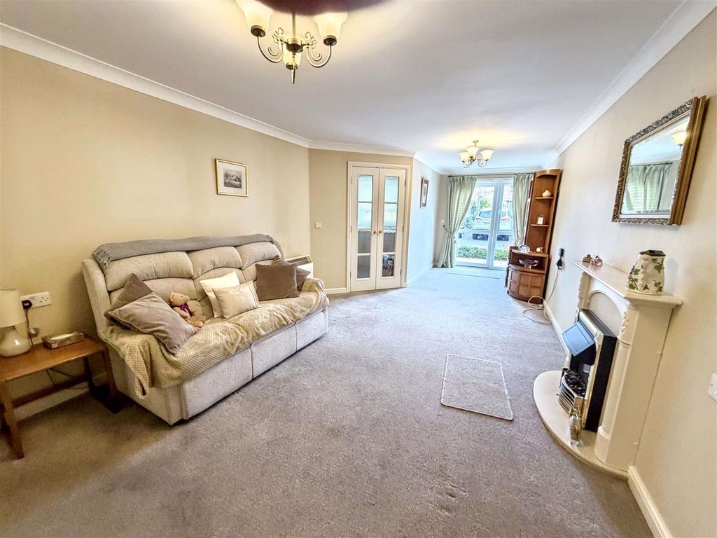 Property photo 2 of 11