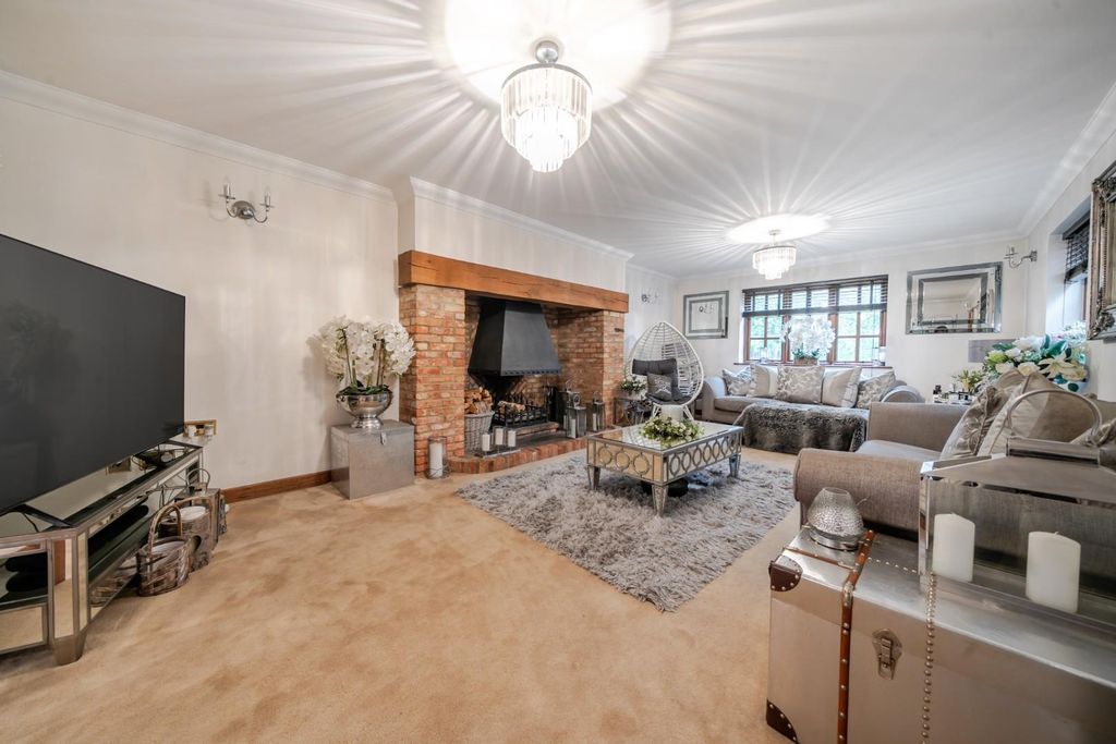 Property photo 2 of 35 1353684-30-68d3Ca95cd1c5.Jpg