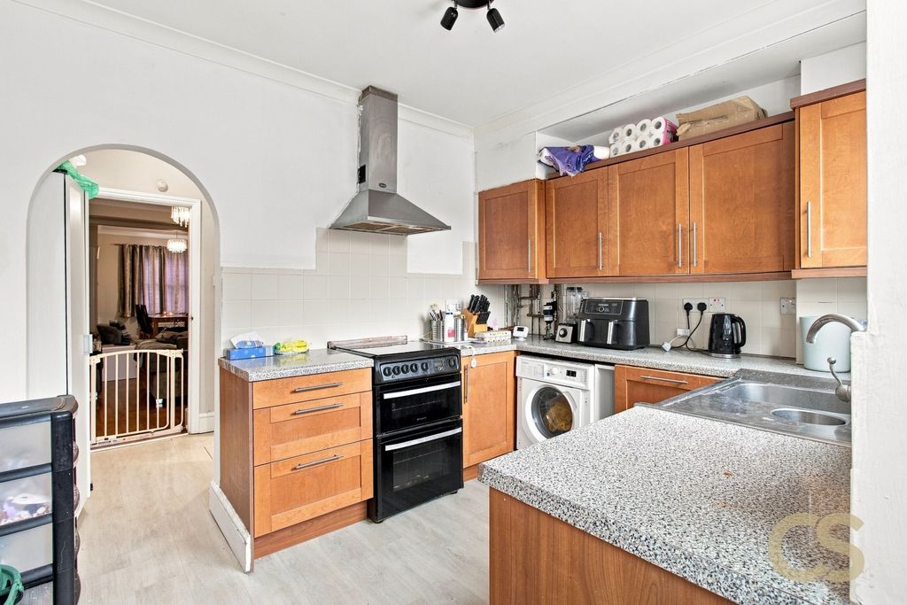 Property photo 3 of 14 5361815