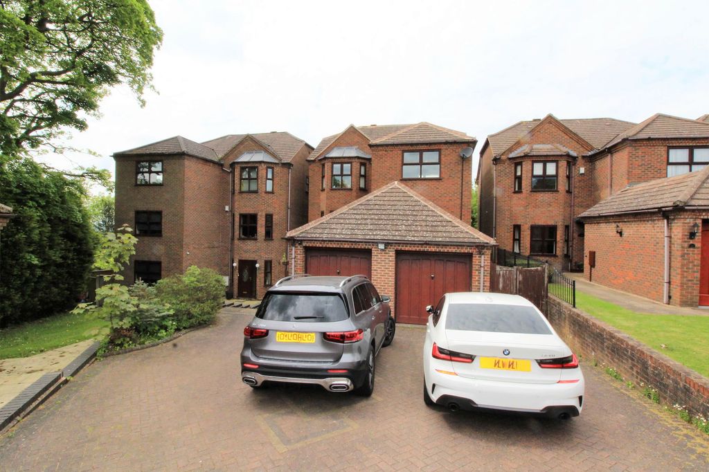 Property photo 1 of 30