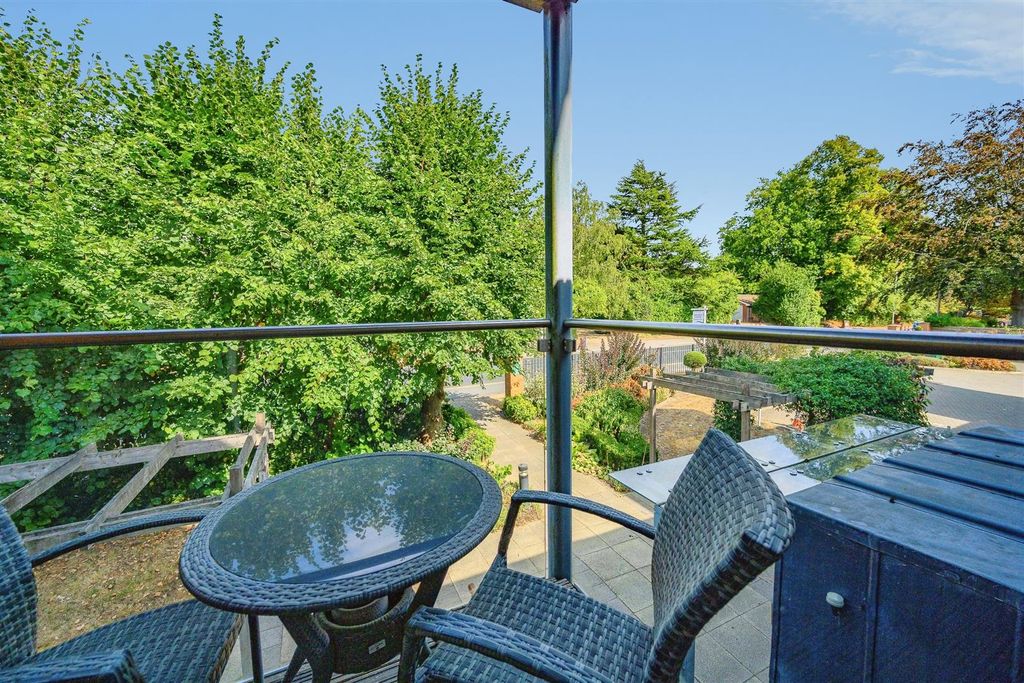 Property photo 1 of 11 Elenor-19.Jpg
