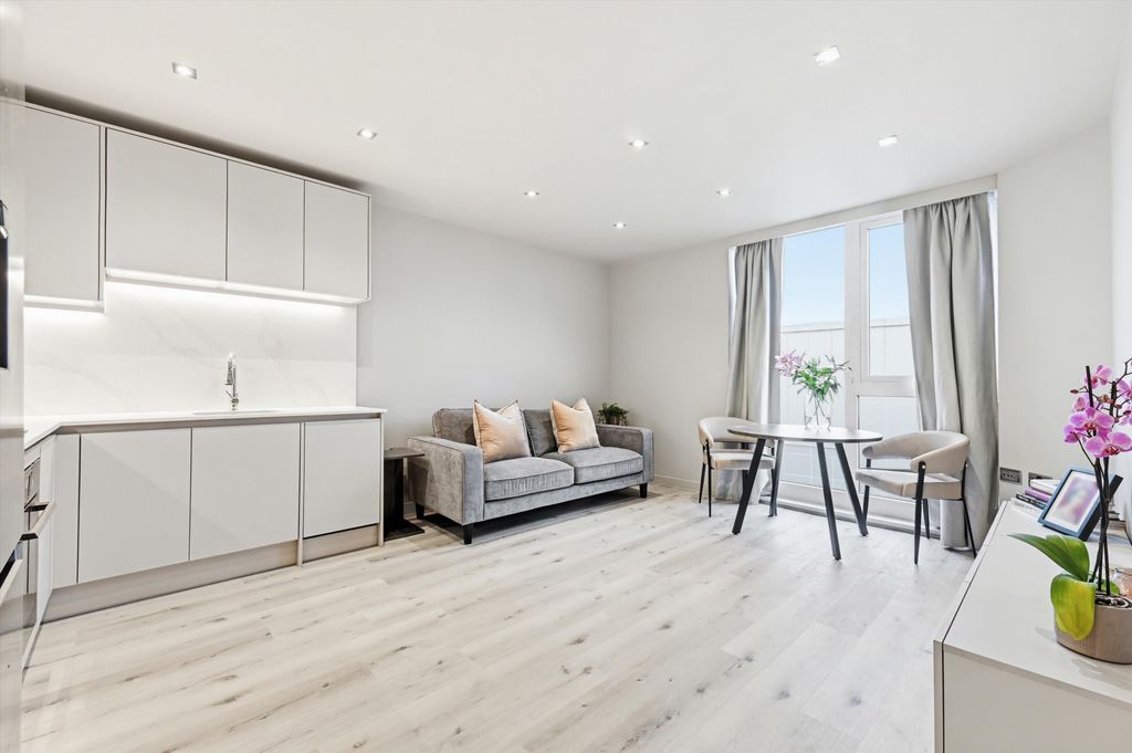 Property photo 1 of 13 Image