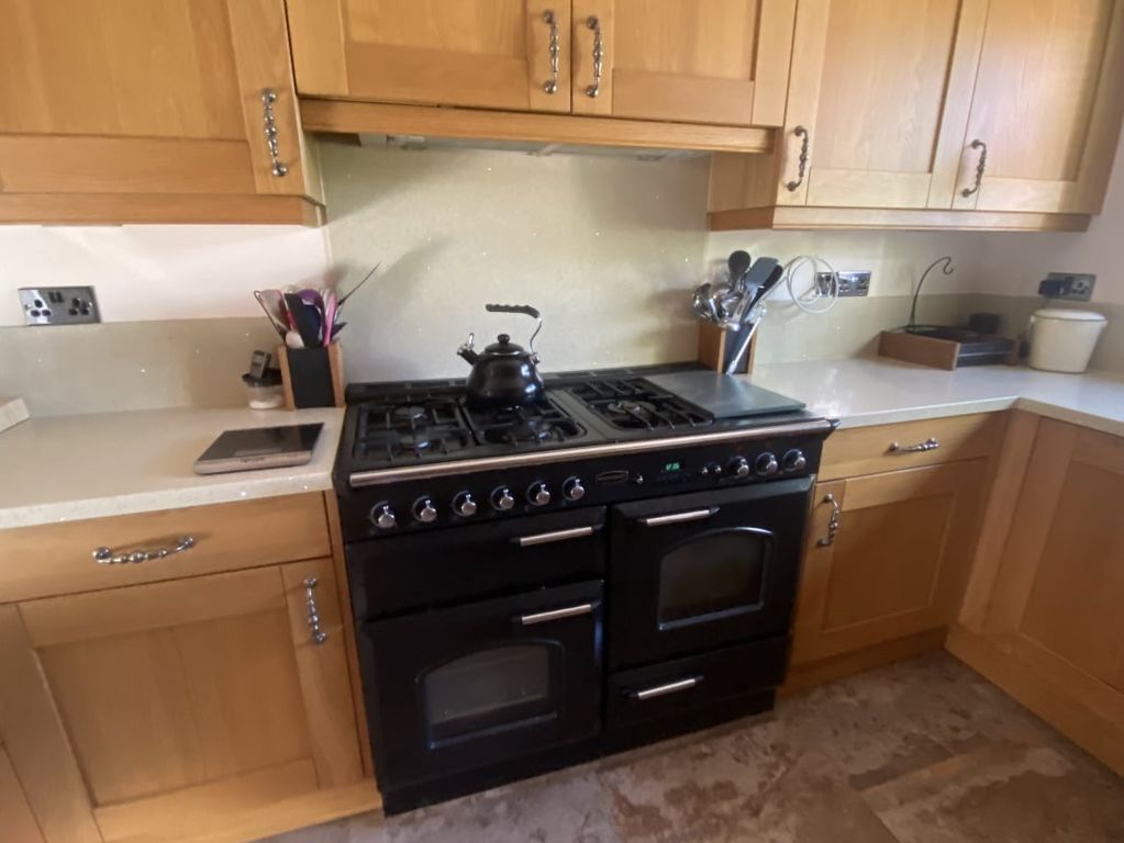 Property photo 2 of 33
