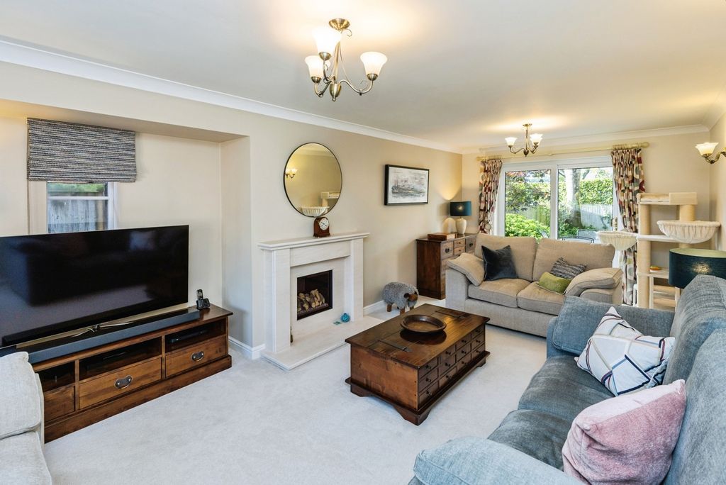 Property photo 2 of 34 Pbox-Img.Jpg