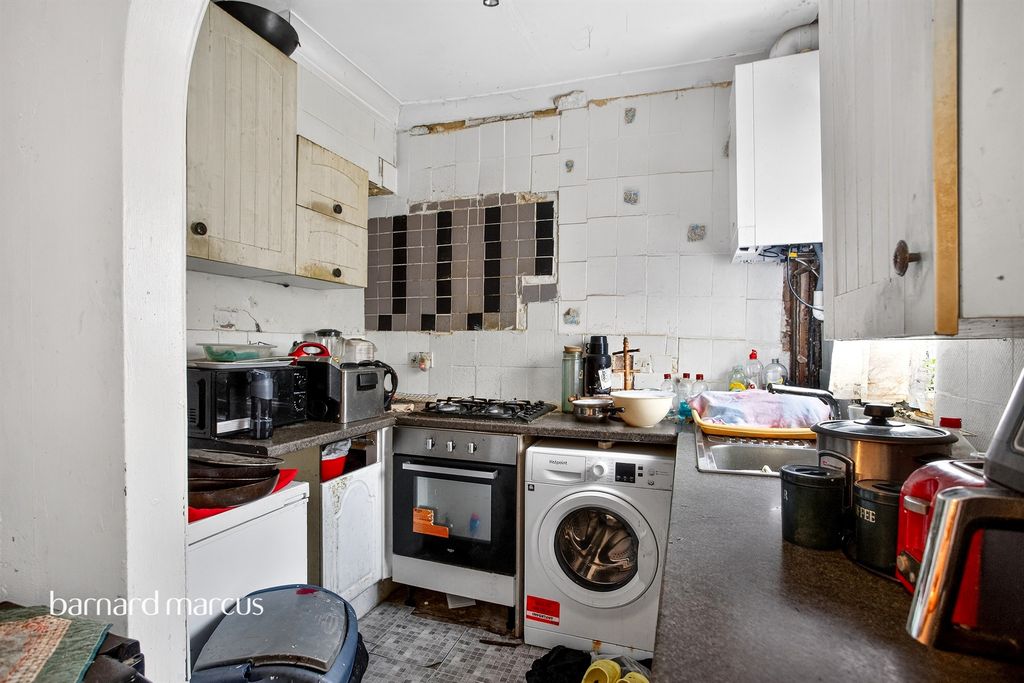 Property photo 2 of 20