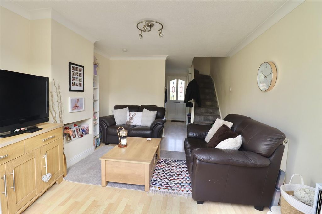 Property photo 2 of 12 Lounge