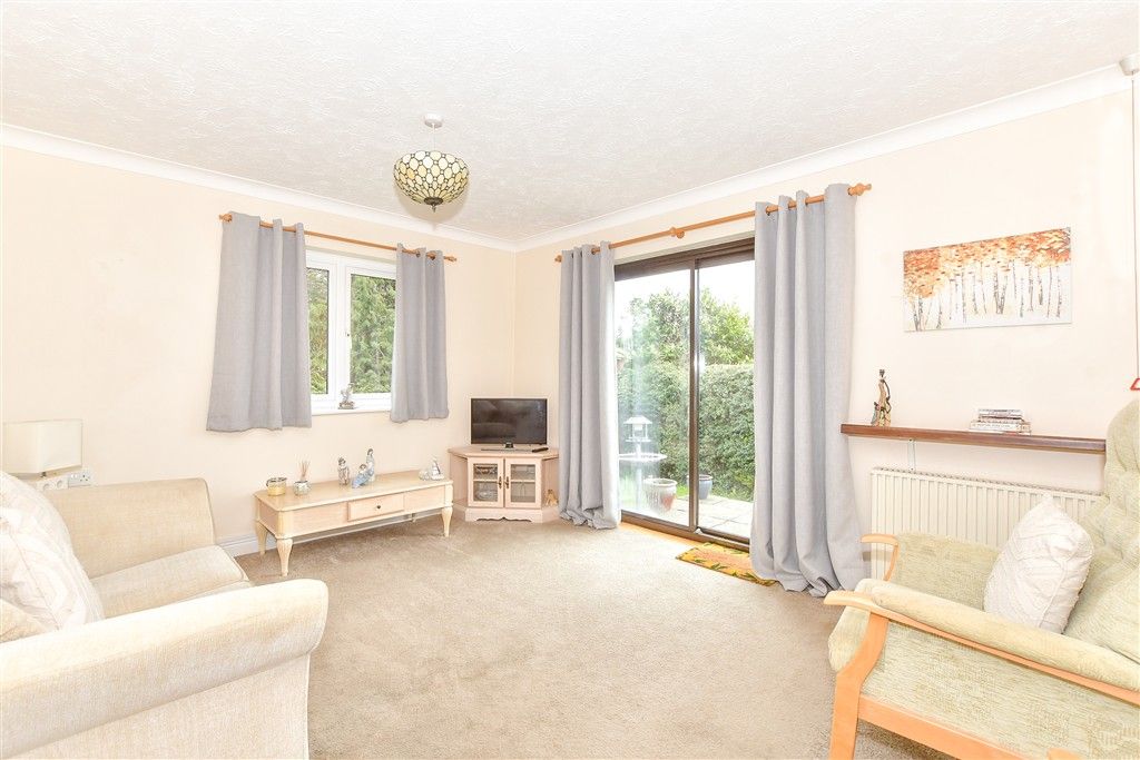 Property photo 2 of 7 Lounge