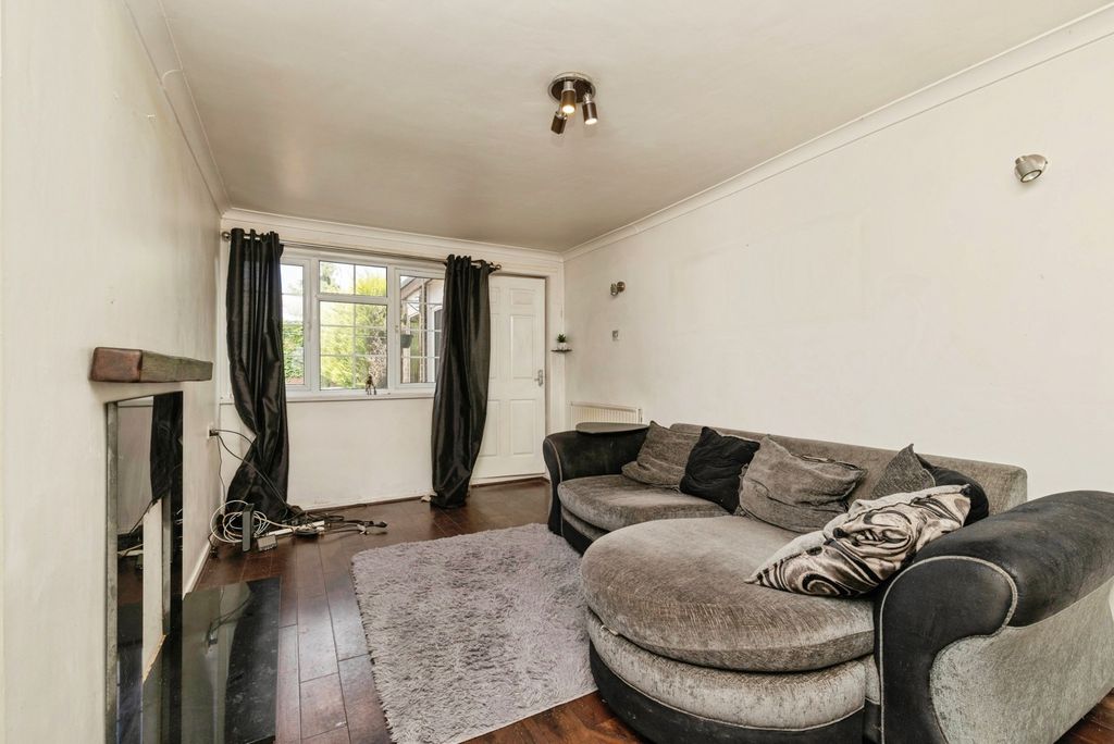 Property photo 2 of 16 Pbox-Img.Jpg