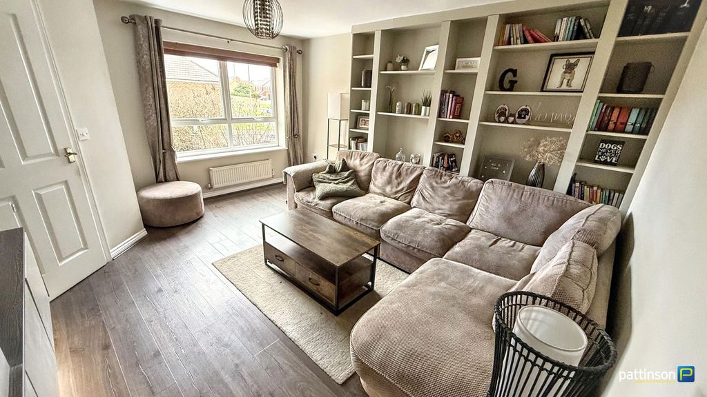 Property photo 2 of 20