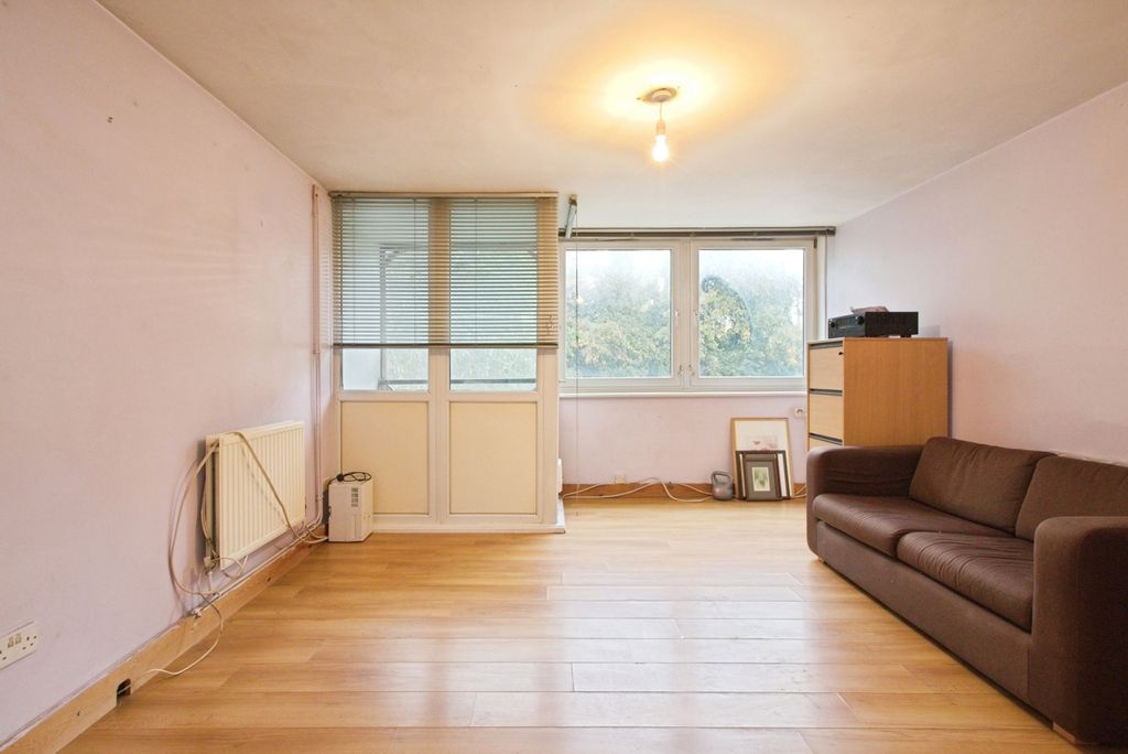 Property photo 3 of 17 Photo