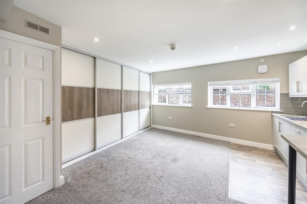Property photo 3 of 9 4Fy-2.Jpg