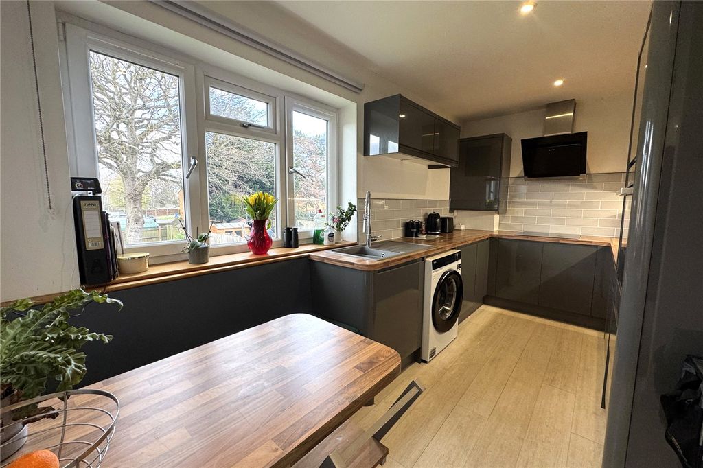 Property photo 2 of 14 Picture No. 18