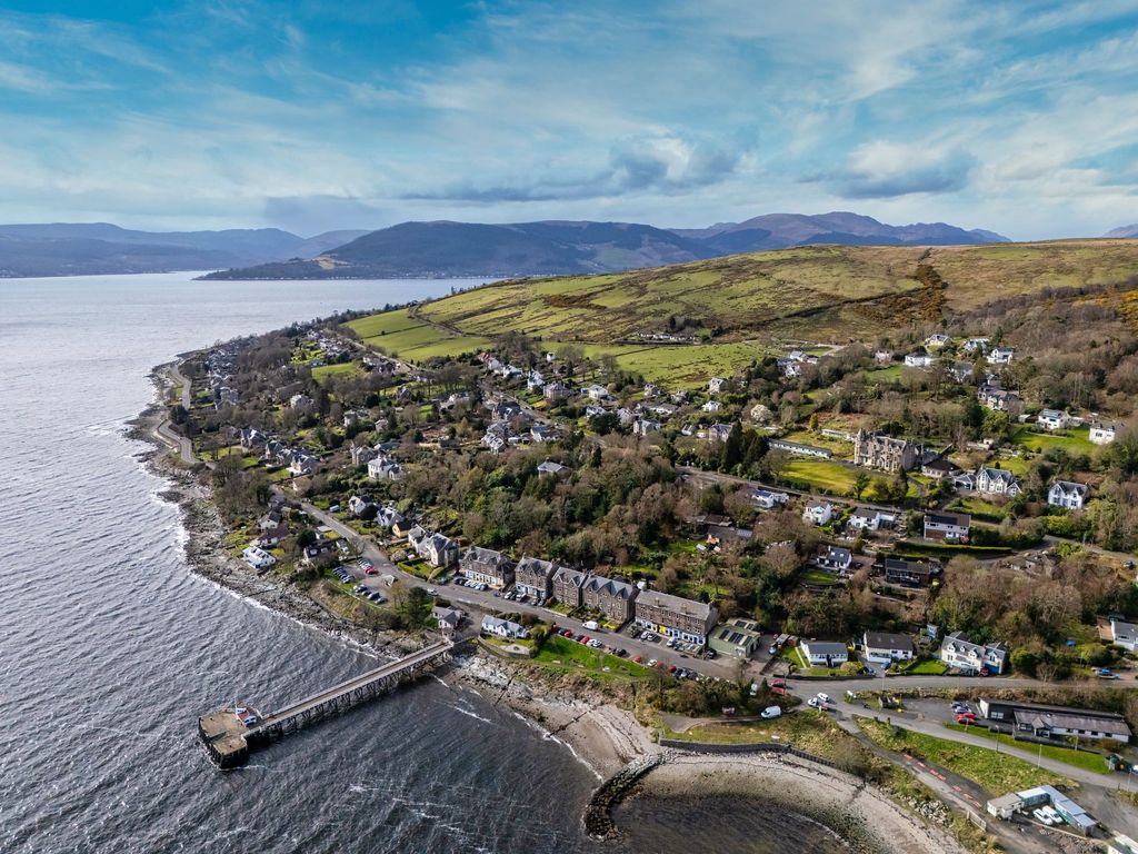 Property photo 3 of 44