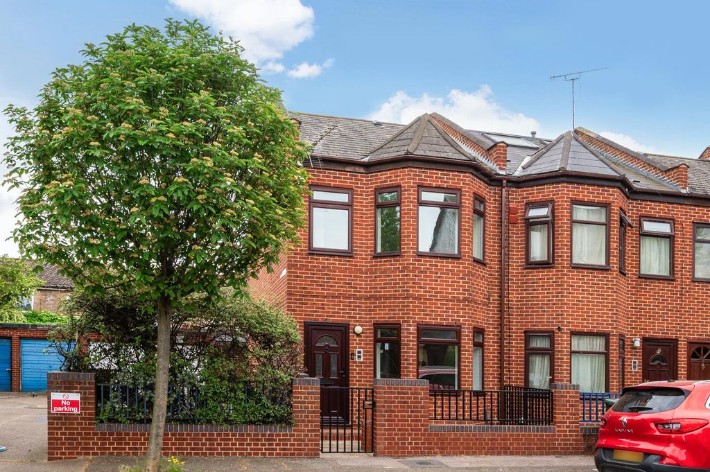 Property photo 2 of 12