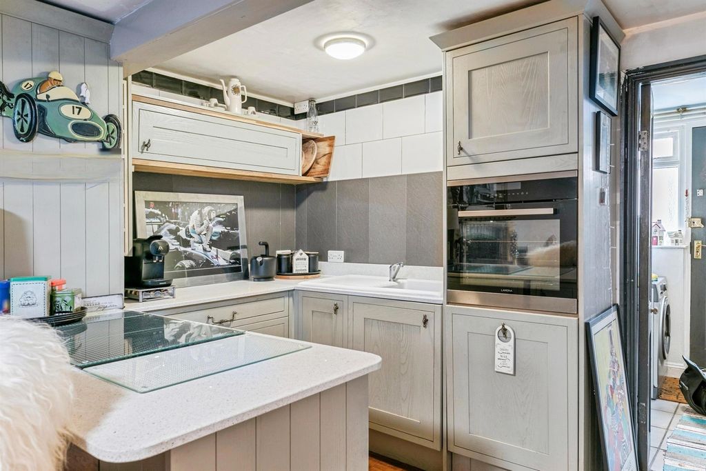 Property photo 3 of 15