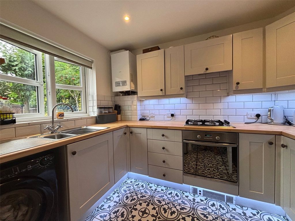 Property photo 2 of 12 Kitchen