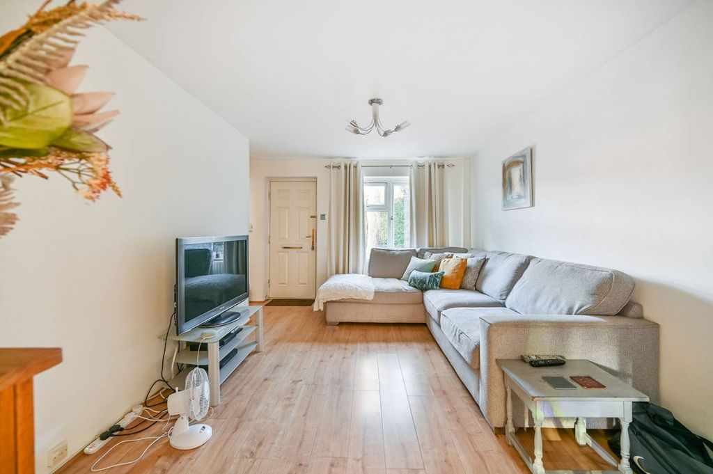 Property photo 3 of 10