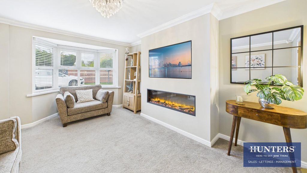 Property photo 3 of 20 Living Room