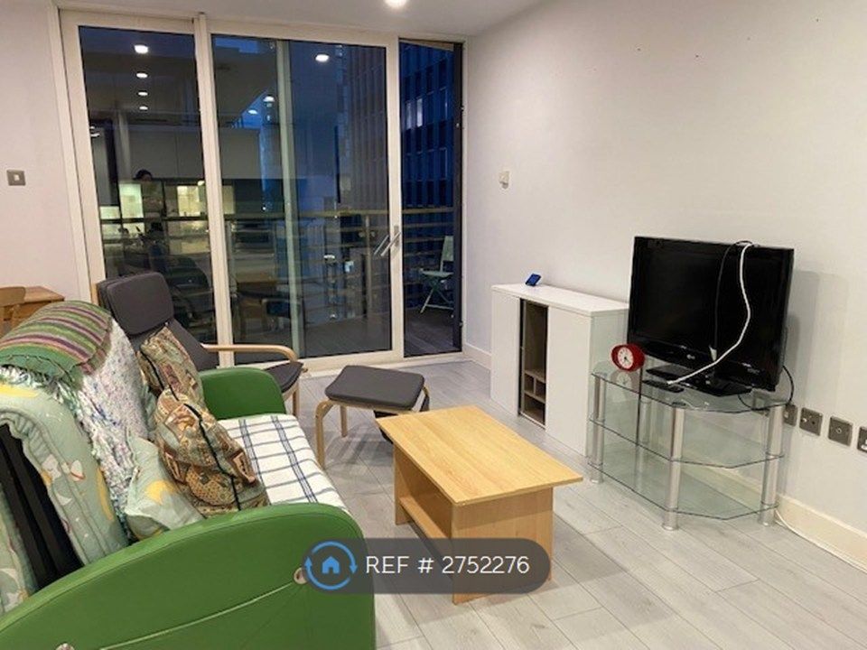 Property photo 3 of 20 Living Room