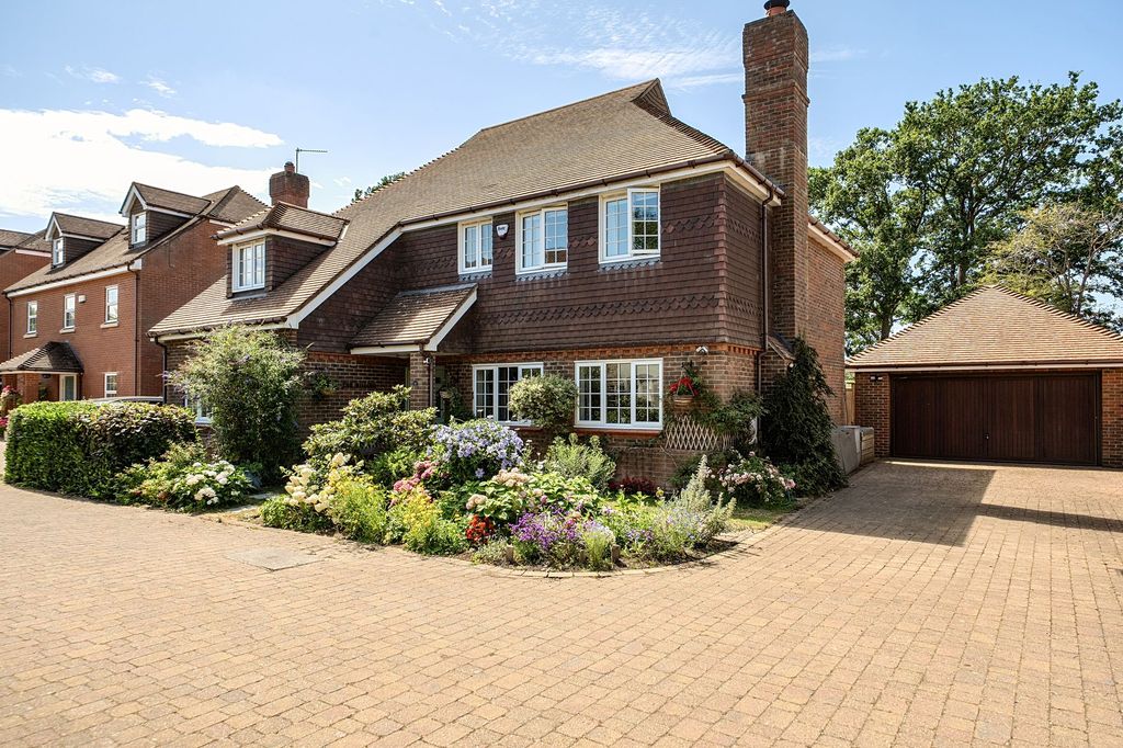 Property photo 1 of 28