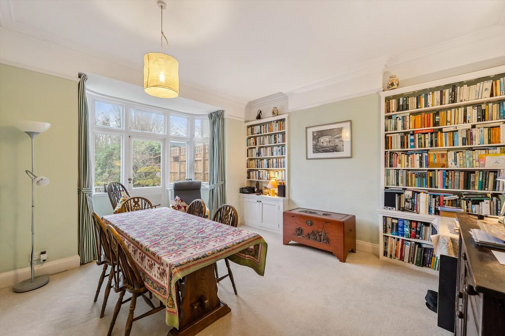 Property photo 3 of 19 Image