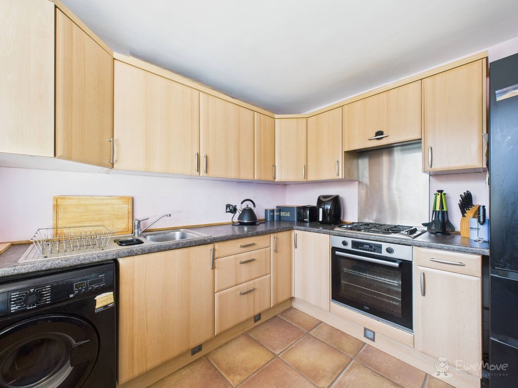 Property photo 3 of 18 Kitchen- Mark Stephens Ewemove Newmarket And Soham