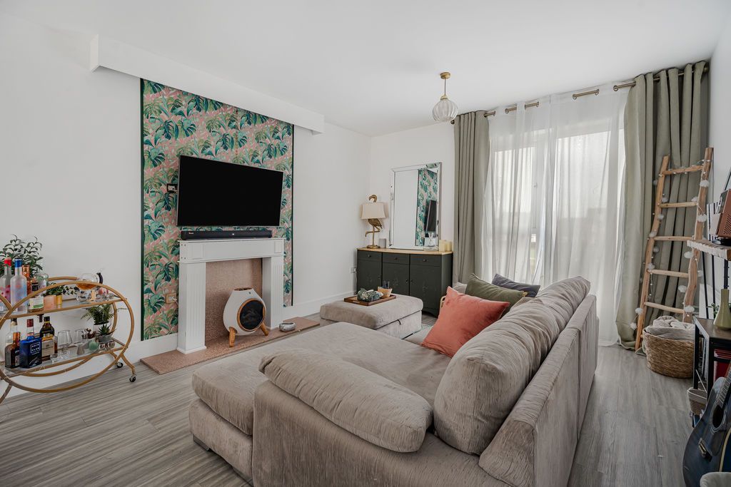 Property photo 3 of 19 Photo 15